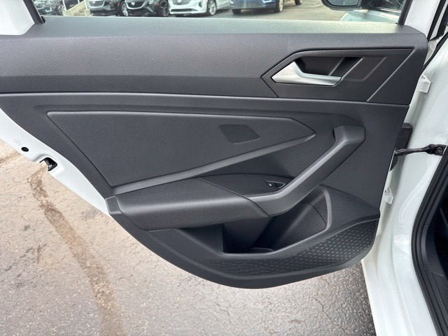 Used 2019 Volkswagen Jetta R-Line FWD image 18