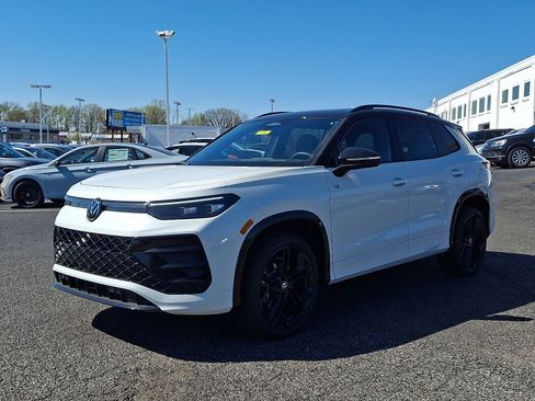 New 2026 Volkswagen Tiguan SE R-Line AWD/4WD image 2
