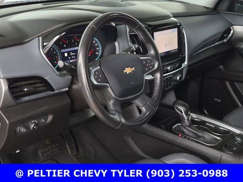 Used 2021 Chevrolet Traverse LT w/ LT Premium Package FWD image 33