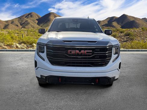 Used 2024 GMC Sierra 1500 AT4 w/ Technology Package AWD/4WD image 3