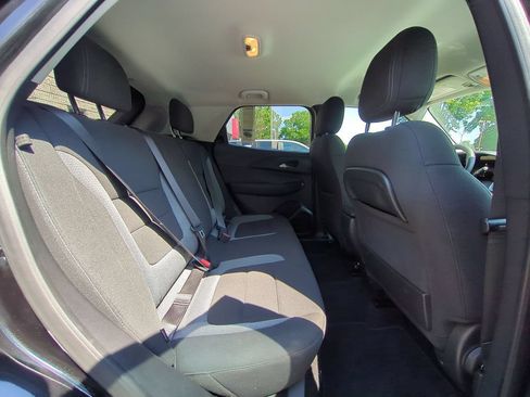Used 2025 Chevrolet TrailBlazer LT AWD/4WD image 29