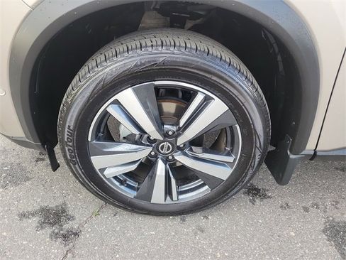 Used 2021 Nissan Rogue Platinum image 31