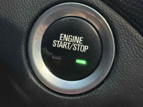 Used 2018 Chevrolet Equinox Premier FWD image 13