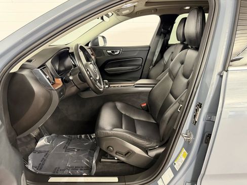 Used 2023 Volvo XC60 B5 Plus AWD/4WD image 11