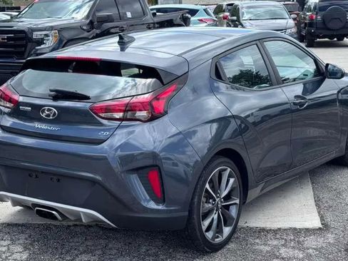 Used 2019 Hyundai Veloster 2.0 Premium FWD image 4