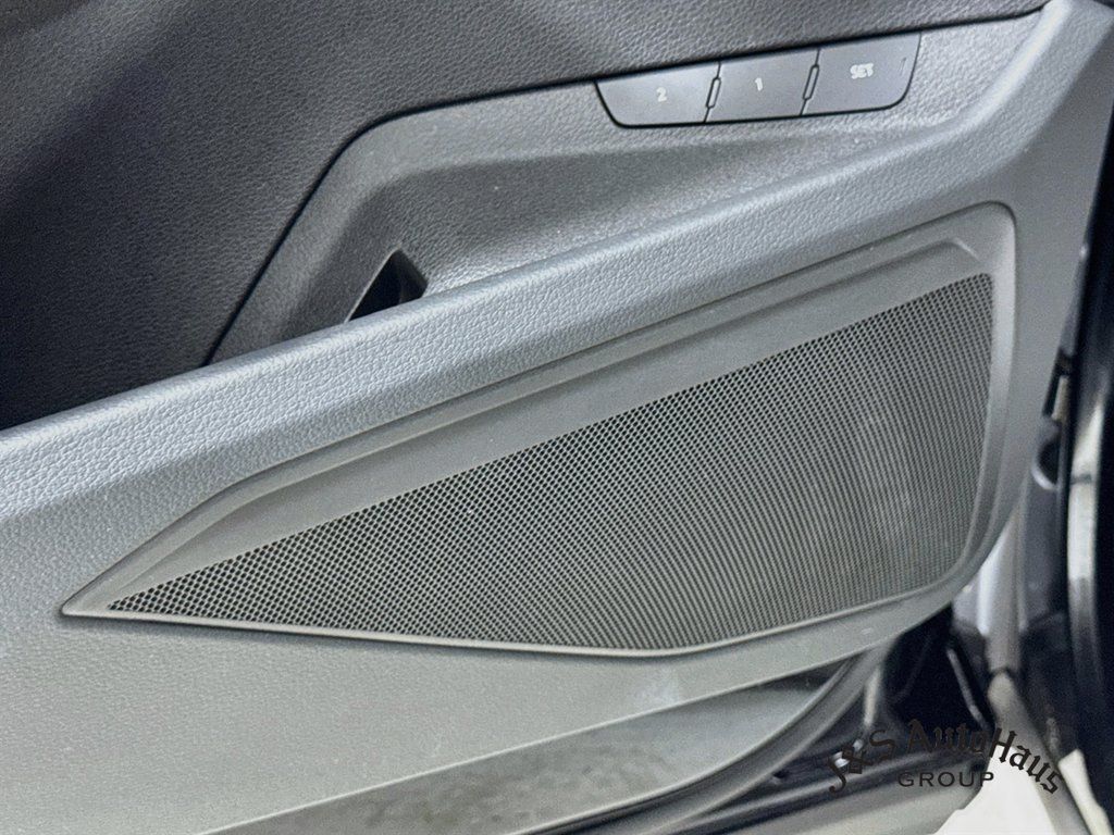 Used 2022 Audi e-tron Premium AWD/4WD image 25