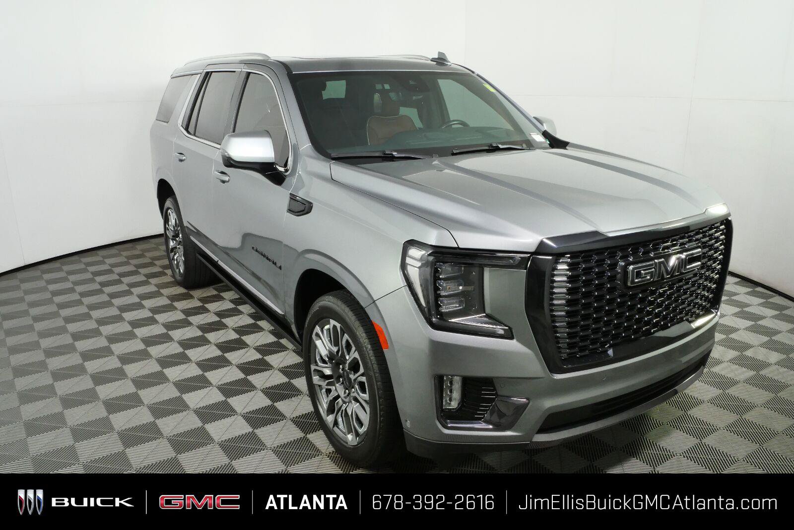 Certified 2023 GMC Yukon Denali Ultimate w/ LPO, Floor Liner Package AWD/4WD image 2