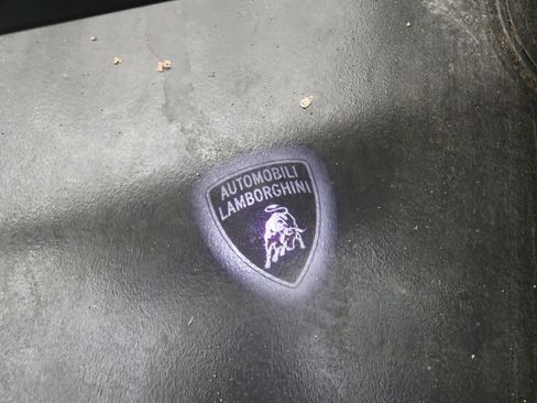 Used 2022 Lamborghini Urus image 26