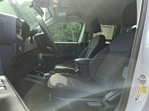 New 2025 Ford Maverick XL image 6