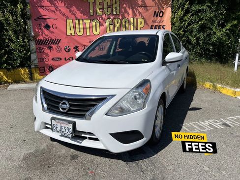 Used 2019 Nissan Versa SV FWD image 2