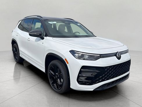New 2026 Volkswagen Tiguan SE R-Line AWD/4WD image 1