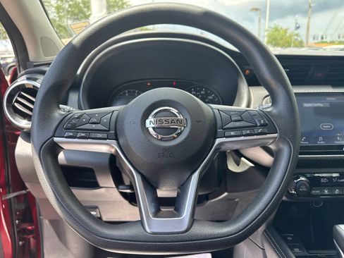 Used 2021 Nissan Kicks SV FWD image 24