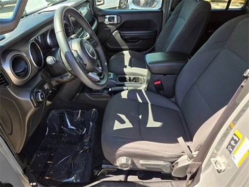 Used 2023 Jeep Wrangler Sport S image 13