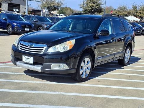 Used 2011 Subaru Outback 2.5i Limited w/ PWR Moonroof Pkg image 3