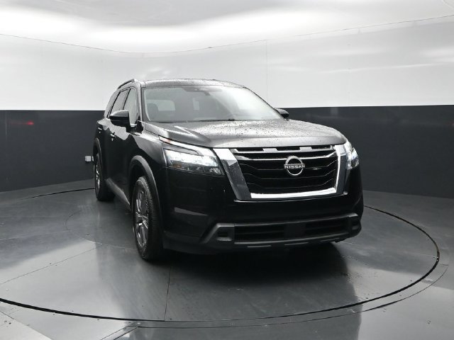 Certified 2025 Nissan Pathfinder SV FWD image 5