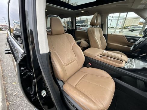 Certified 2025 INFINITI QX80 Sensory image 26