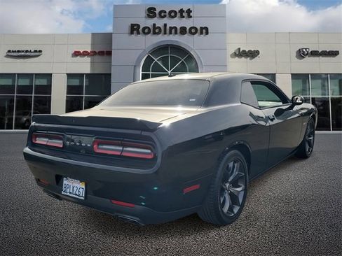 Certified 2019 Dodge Challenger R/T image 4