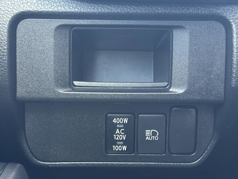 Used 2018 Toyota Tacoma TRD Sport w/ Technology Package image 42