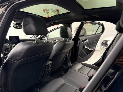 Used 2019 Mercedes-Benz GLA 250 4MATIC image 12
