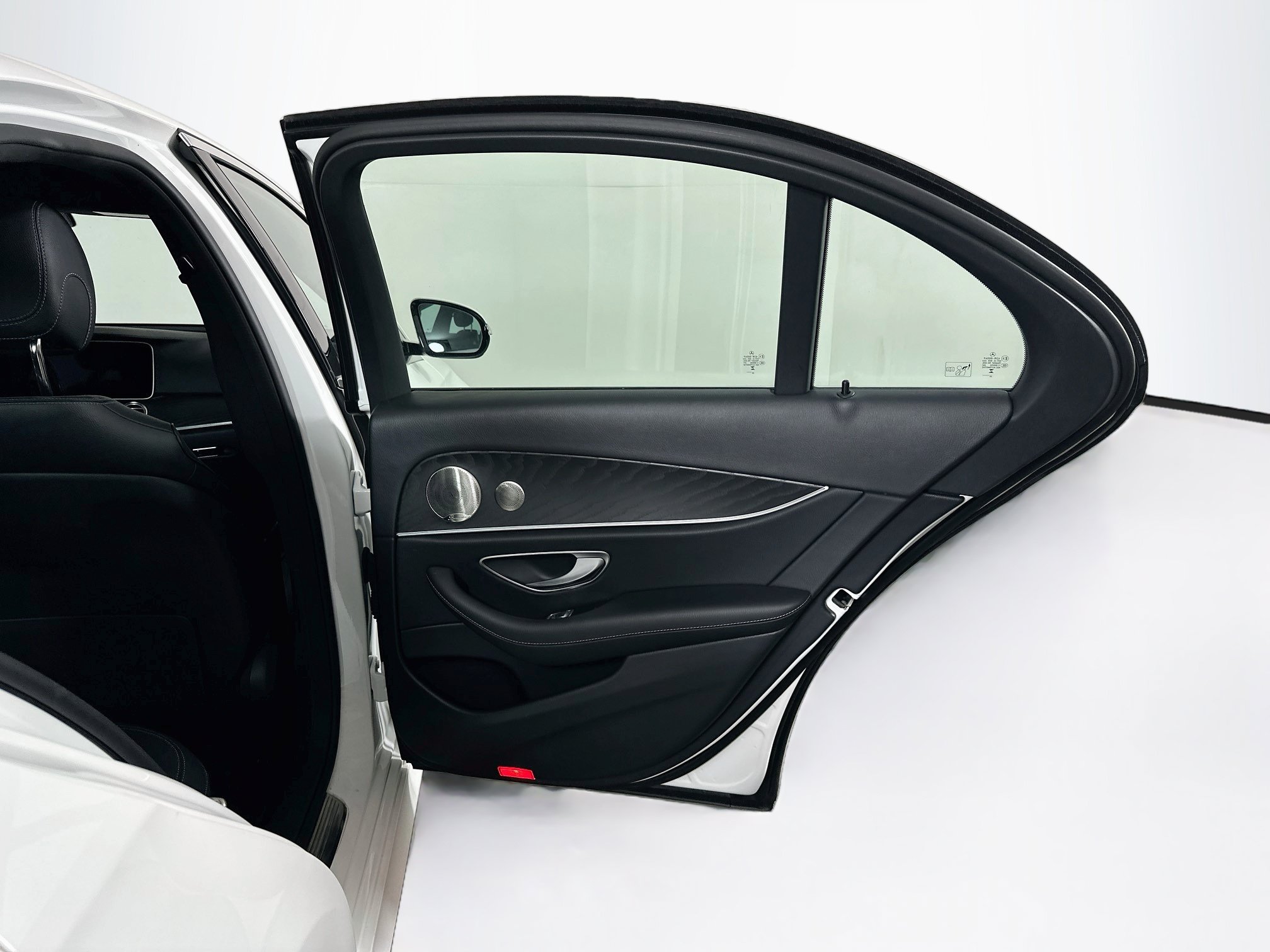 Used 2023 Mercedes-Benz E 350 4MATIC Sedan image 31