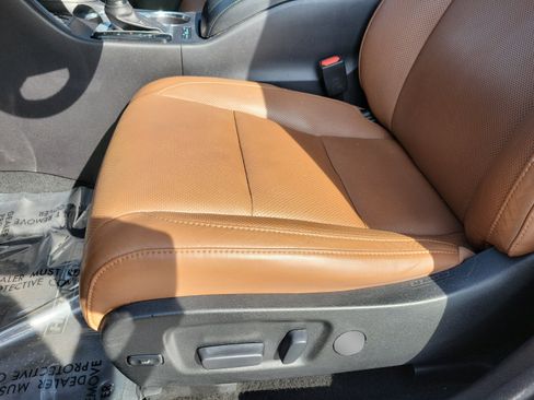Used 2017 Toyota Highlander Limited AWD/4WD image 27