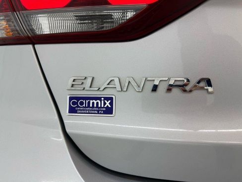 Used 2017 Hyundai Elantra SE FWD image 34