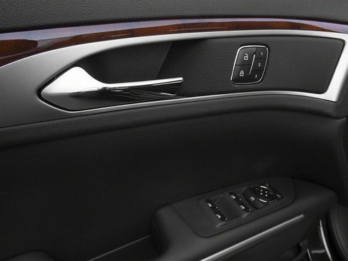 Used 2016 Lincoln MKZ Hybrid w/ Equipment Group 600A Reserve FWD image 19