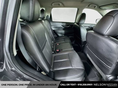 Used 2018 Nissan Rogue SL FWD image 28