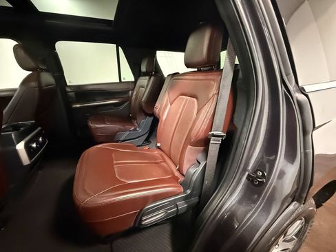 Used 2024 Ford Expedition Limited AWD/4WD image 8