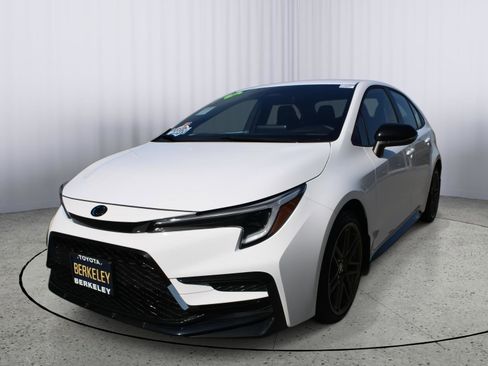 Used 2024 Toyota Corolla SE FWD image 4