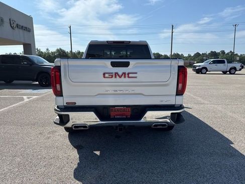 Used 2022 GMC Sierra 1500 SLT w/ SLT Premium Plus Package AWD/4WD image 6