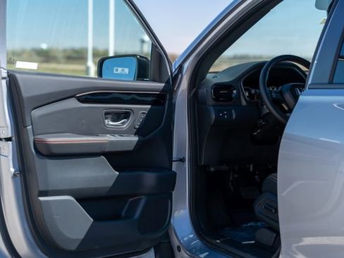 New 2025 Honda Pilot TrailSport image 20