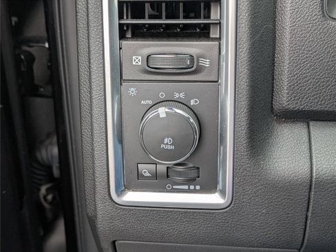 Used 2018 RAM 3500 Laramie Longhorn image 21