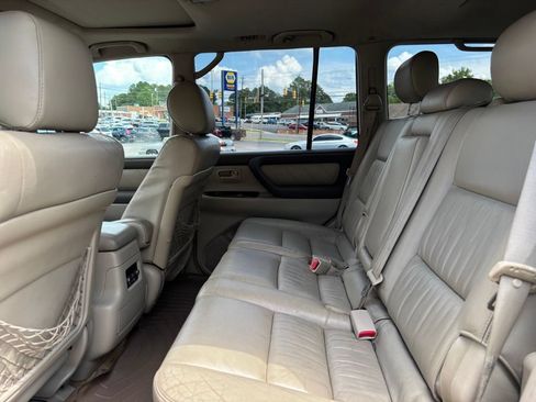Used 2004 Toyota Land Cruiser w/ Convenience Pkg AWD/4WD image 23