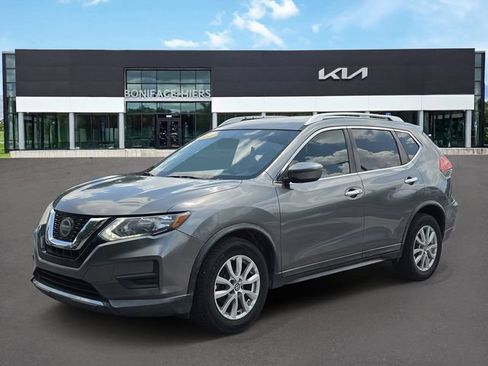 Used 2018 Nissan Rogue SV FWD image 2