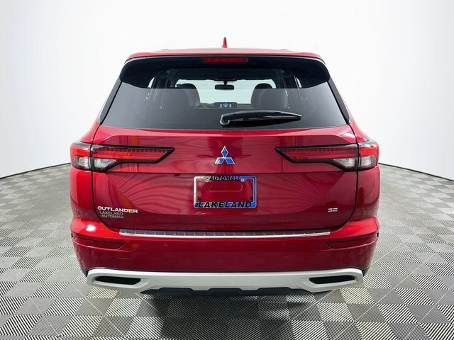 Used 2024 Mitsubishi Outlander SE Black Edition FWD image 4