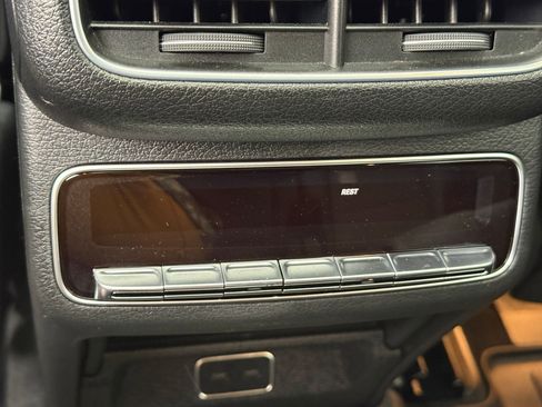 Used 2024 Mercedes-Benz GLS 450 4MATIC image 27