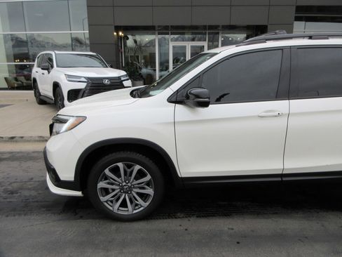Used 2019 Honda Passport Elite image 2