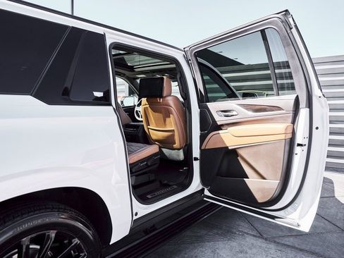 Used 2023 Cadillac Escalade ESV Sport w/ LPO, ONYX Package image 26