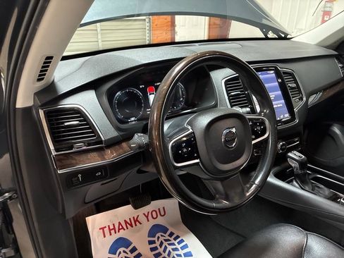 Used 2017 Volvo XC90 T6 Momentum w/ Vision Package image 16