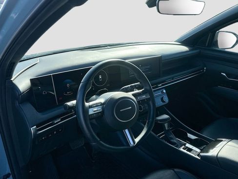 Used 2025 Hyundai Santa Cruz Limited image 9