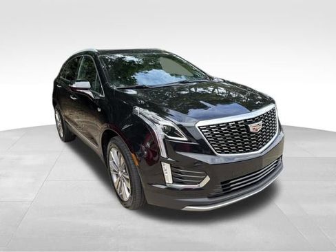 Certified 2023 Cadillac XT5 Premium Luxury AWD/4WD image 3