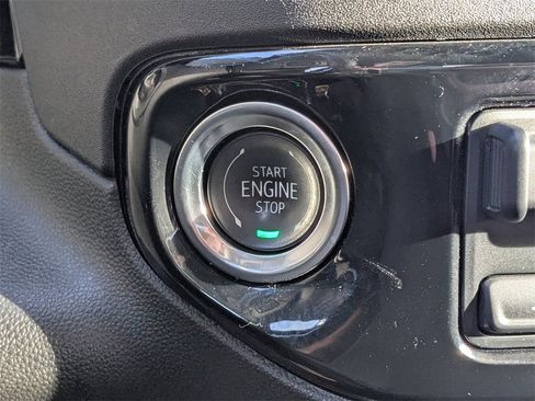 Used 2025 Chevrolet Silverado 1500 LT image 31