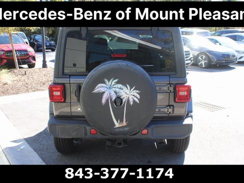 Used 2018 Jeep Wrangler Unlimited Sahara image 7