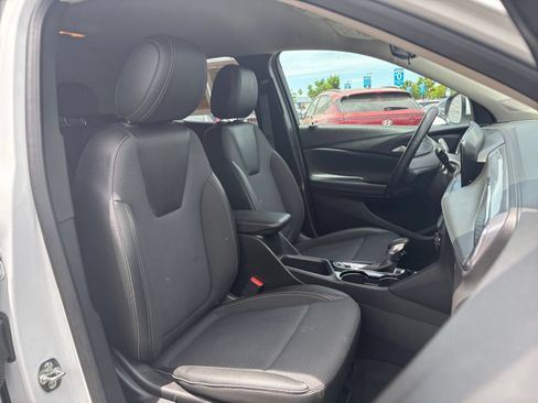 Used 2025 Buick Encore GX Preferred AWD/4WD image 34