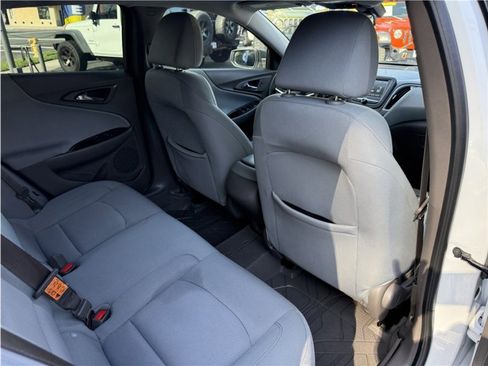 Used 2018 Chevrolet Malibu LS image 24