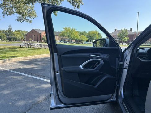 Certified 2025 Audi Q5 Premium Plus w/ Premium Plus image 19