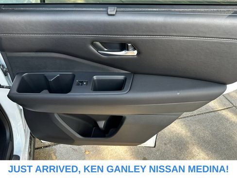 Certified 2025 Nissan Pathfinder SL w/ SL Premium Package AWD/4WD image 23