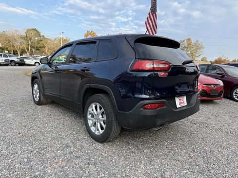 Used 2014 Jeep Cherokee Sport image 5