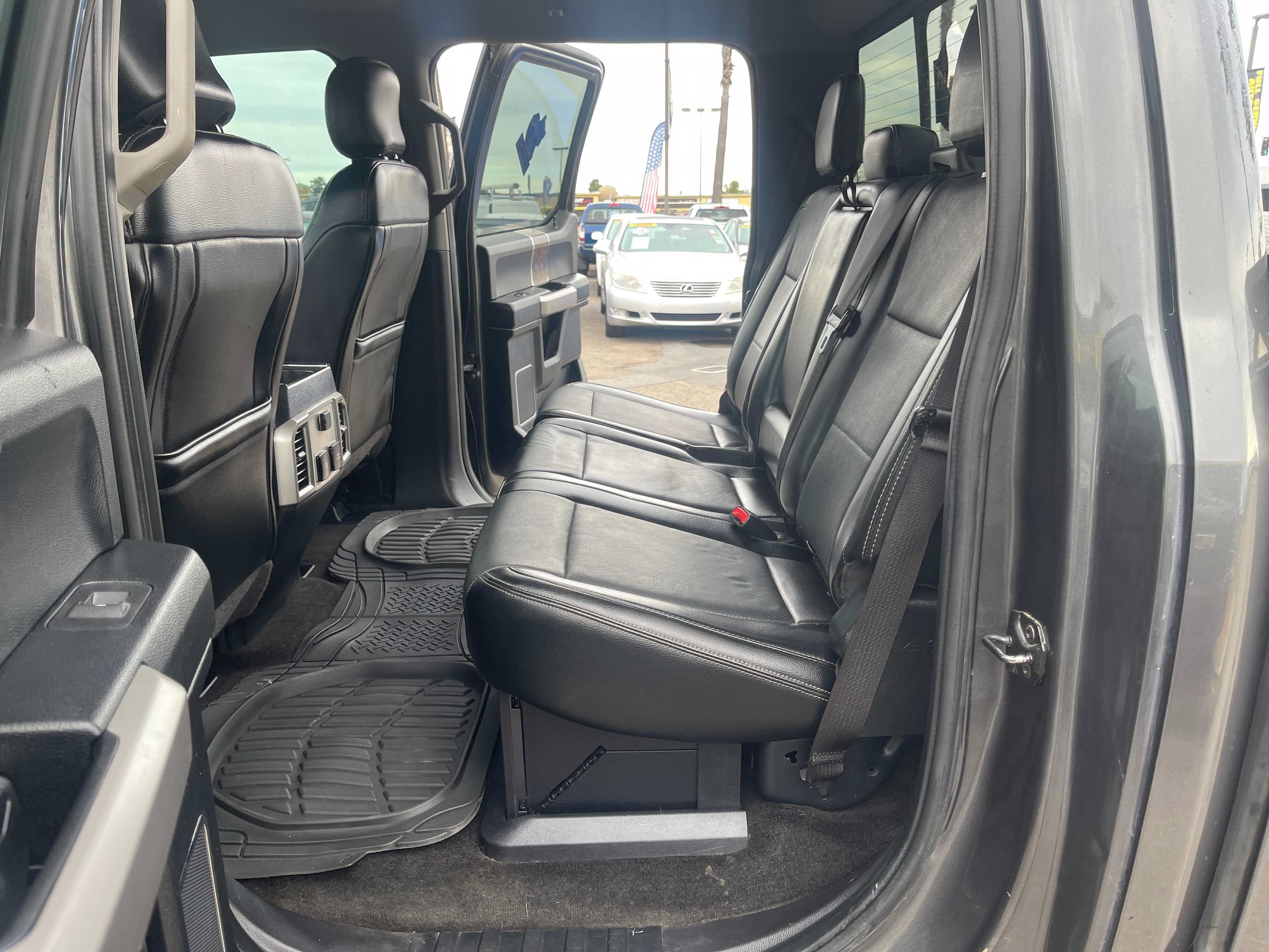 Used 2017 Ford F250 Lariat w/ Lariat Value Package AWD/4WD image 16